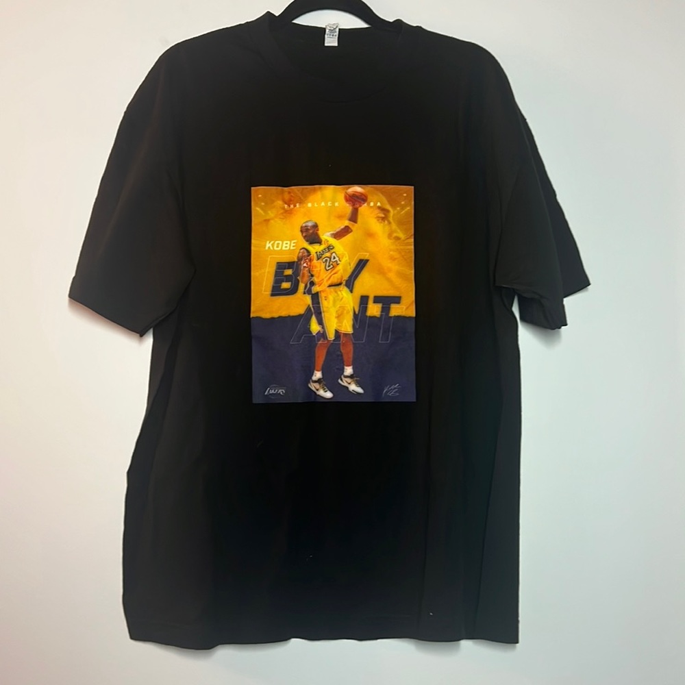 Kobe Bryant Men’s XL Tshirt